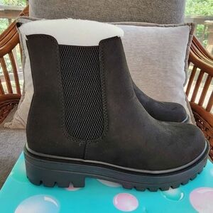 Black Chelsea Boots
